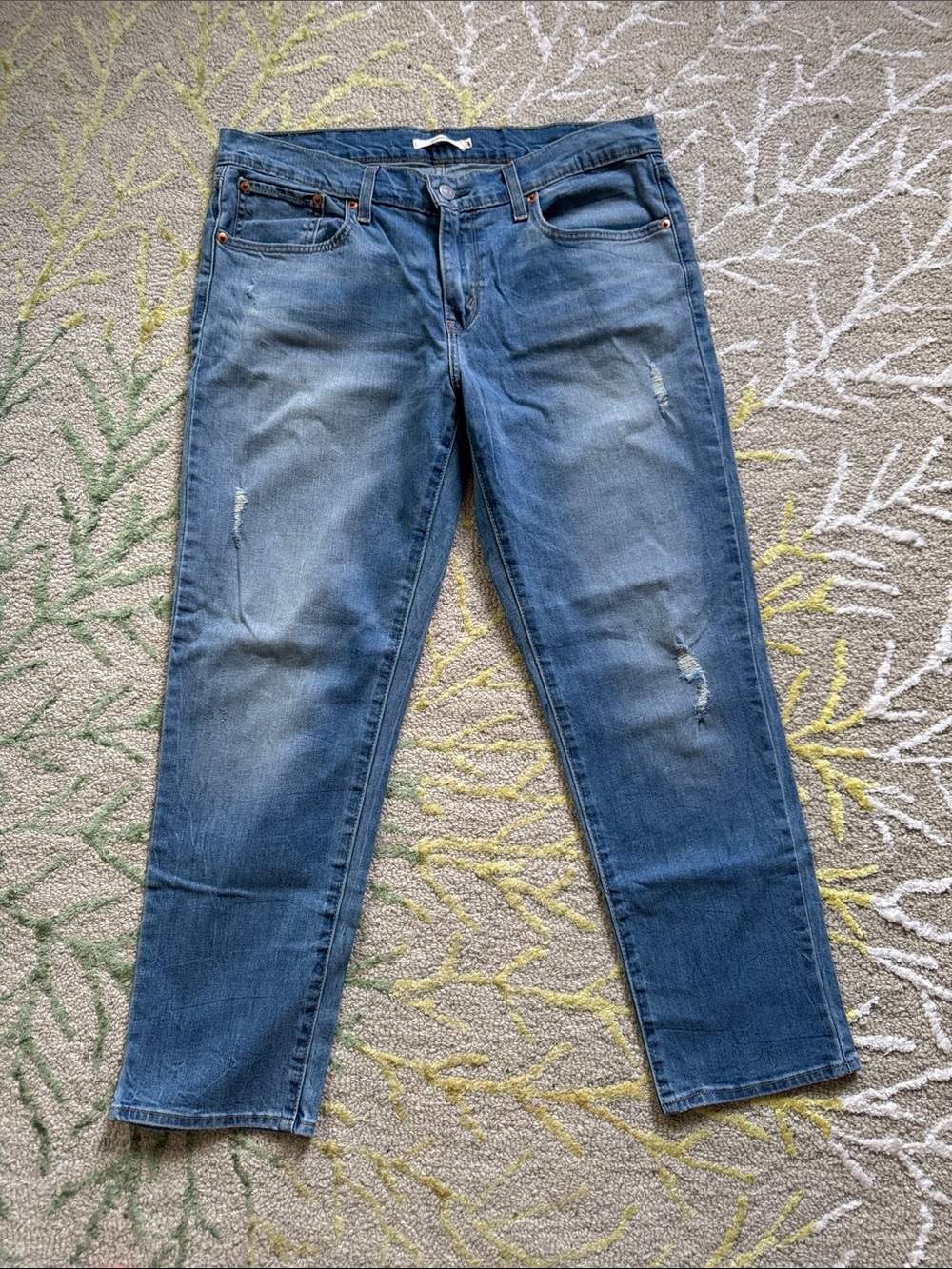 Levi’s boyfriend distressed jeans, 30